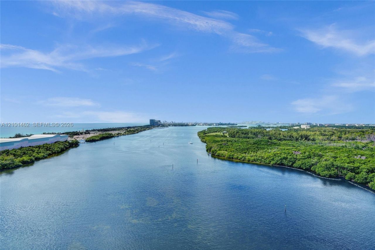 500 Bayview Dr , Unit PH20, Sunny Isles Beach, FL 33160 Photo