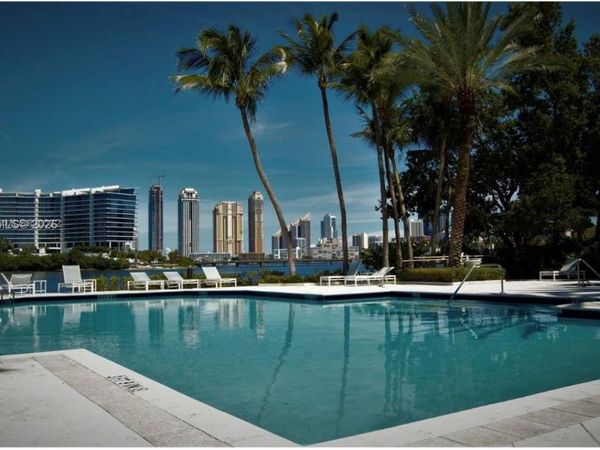 3155 NE 184th St , Unit 8106, Aventura, FL 33160