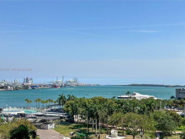 50 Biscayne Blvd , Unit 811, Miami, FL 33132