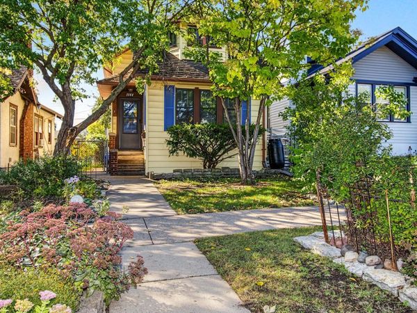 1144 Charles Avenue, Saint Paul, MN 55104