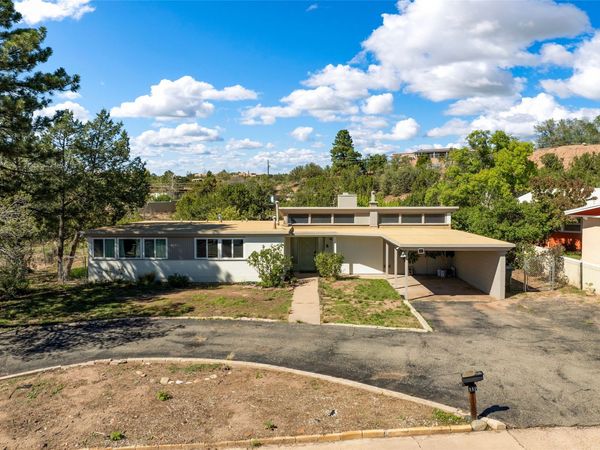 112 Valley Drive , Santa Fe, NM 87501