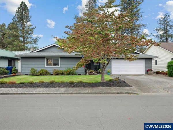 987 Munkers Ct SE, Salem, OR 97317