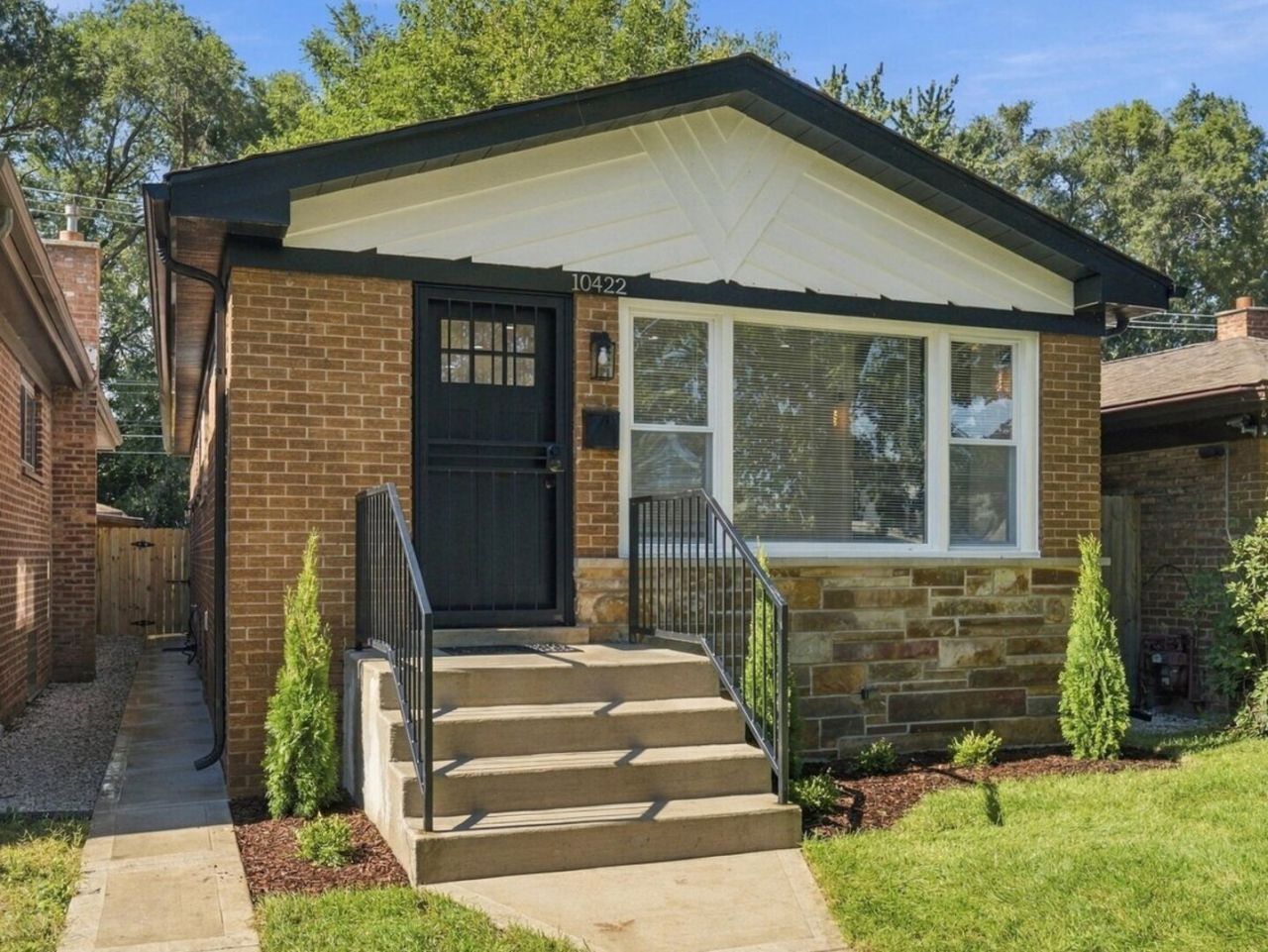 10422 S Green Bay Avenue, Chicago, IL 60617 Main Photo