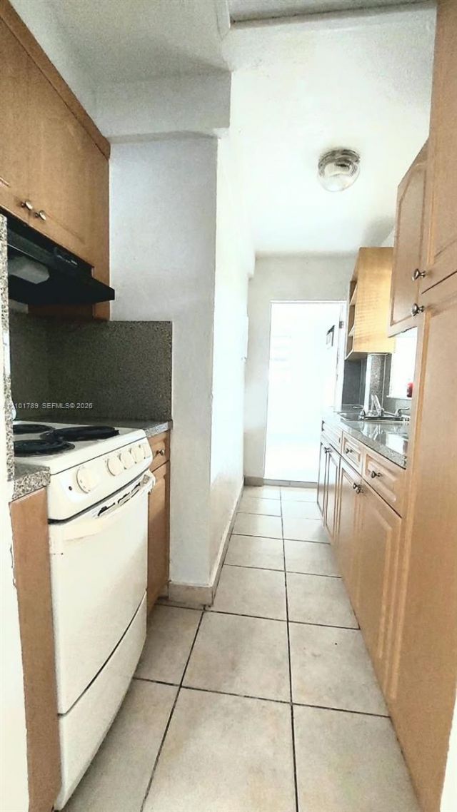 2770 NW 6th St , Miami, FL 33125 Photo