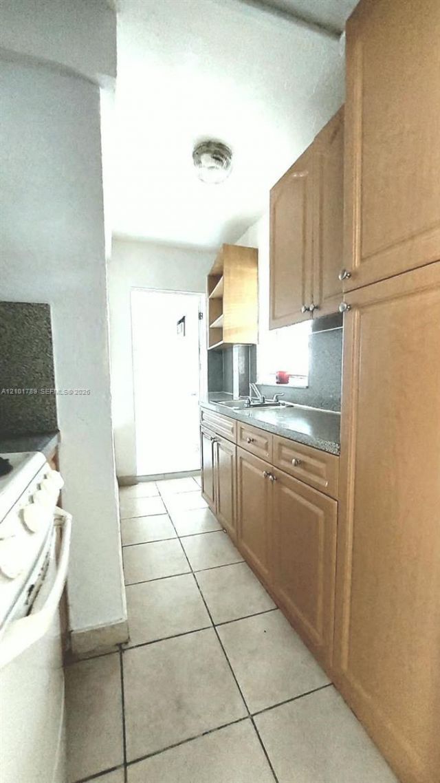2770 NW 6th St , Miami, FL 33125 Photo