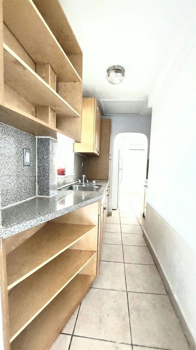 2770 NW 6th St , Miami, FL 33125 Photo