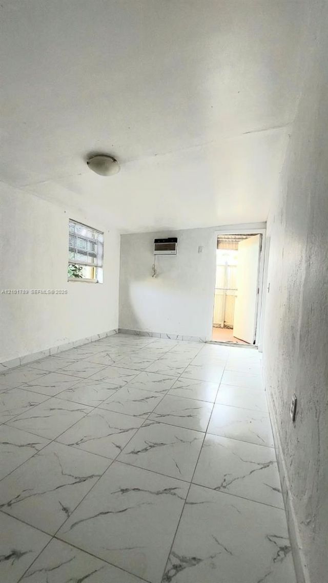 2770 NW 6th St , Miami, FL 33125 Photo