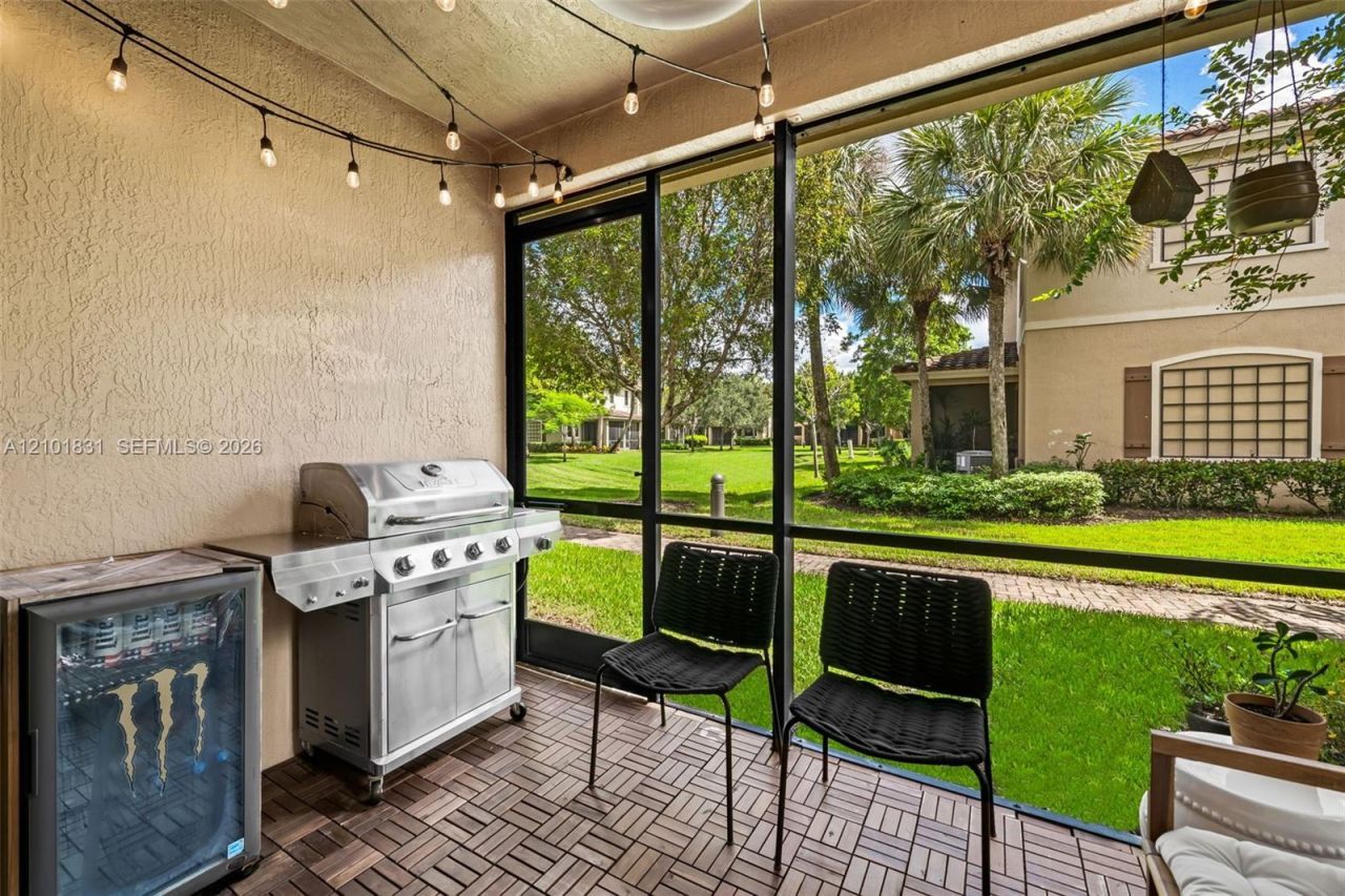 124 W Riverwalk Cir W , Plantation, FL 33325 Photo
