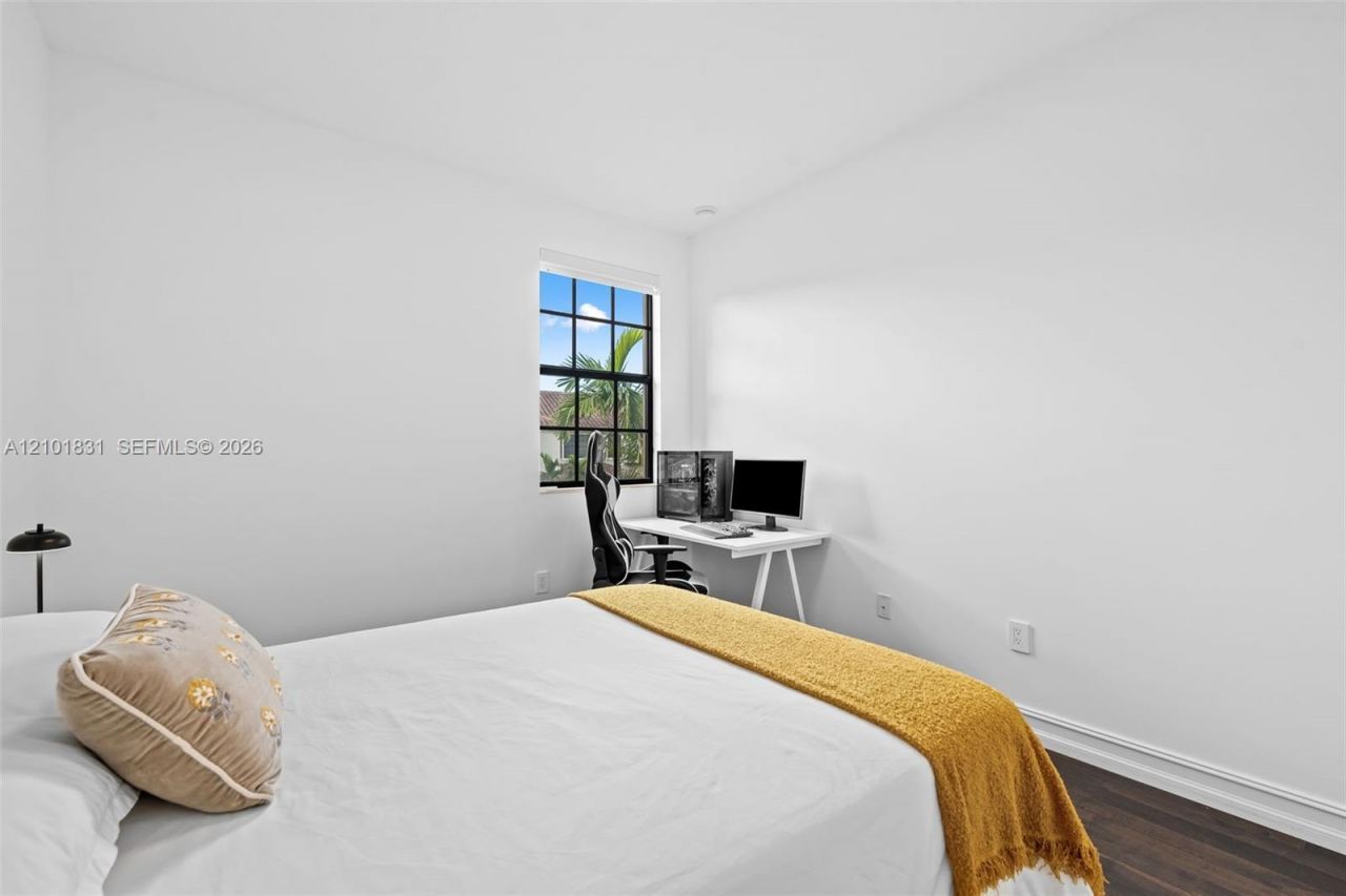 124 W Riverwalk Cir W , Plantation, FL 33325 Photo