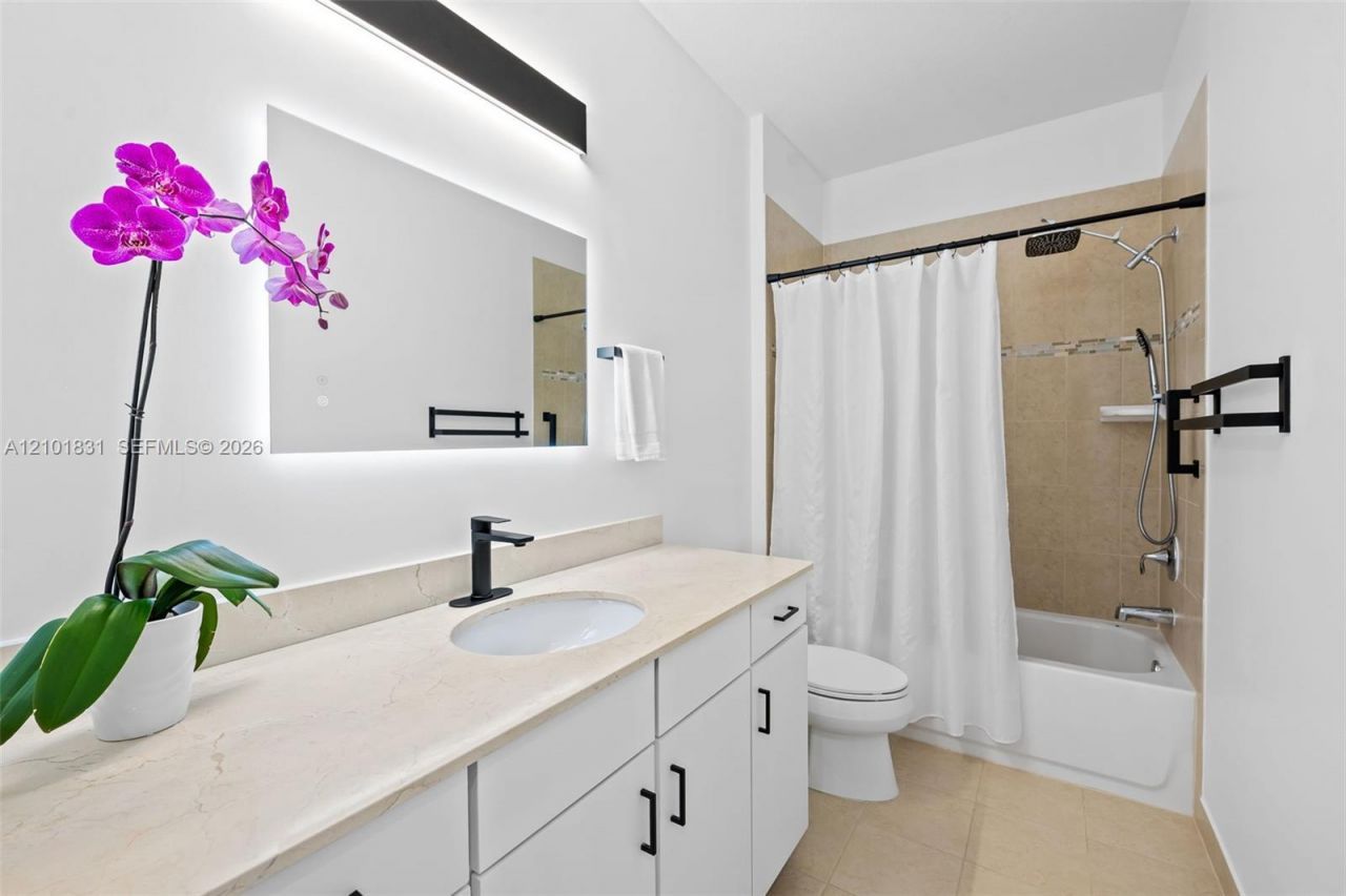 124 W Riverwalk Cir W , Plantation, FL 33325 Photo