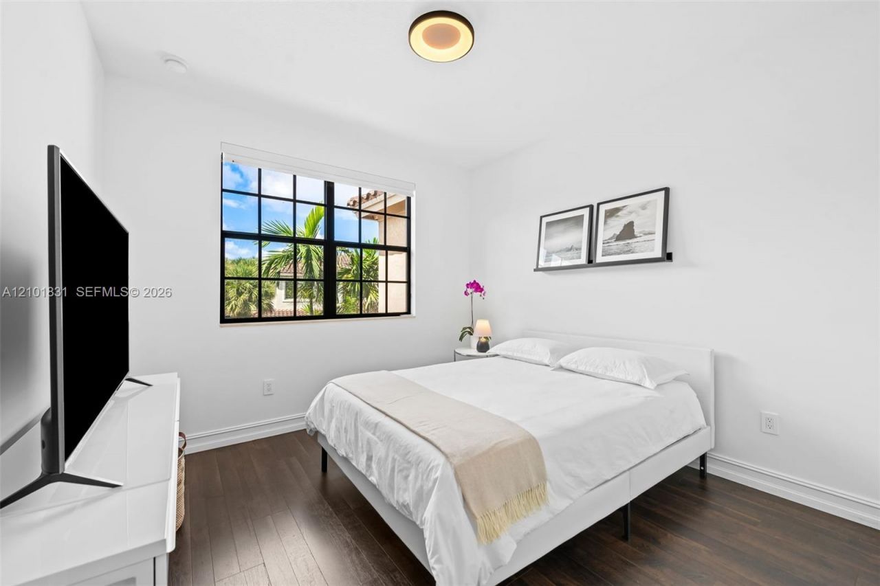 124 W Riverwalk Cir W , Plantation, FL 33325 Photo