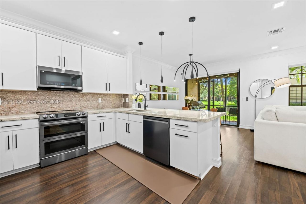 124 W Riverwalk Cir W , Plantation, FL 33325 Photo