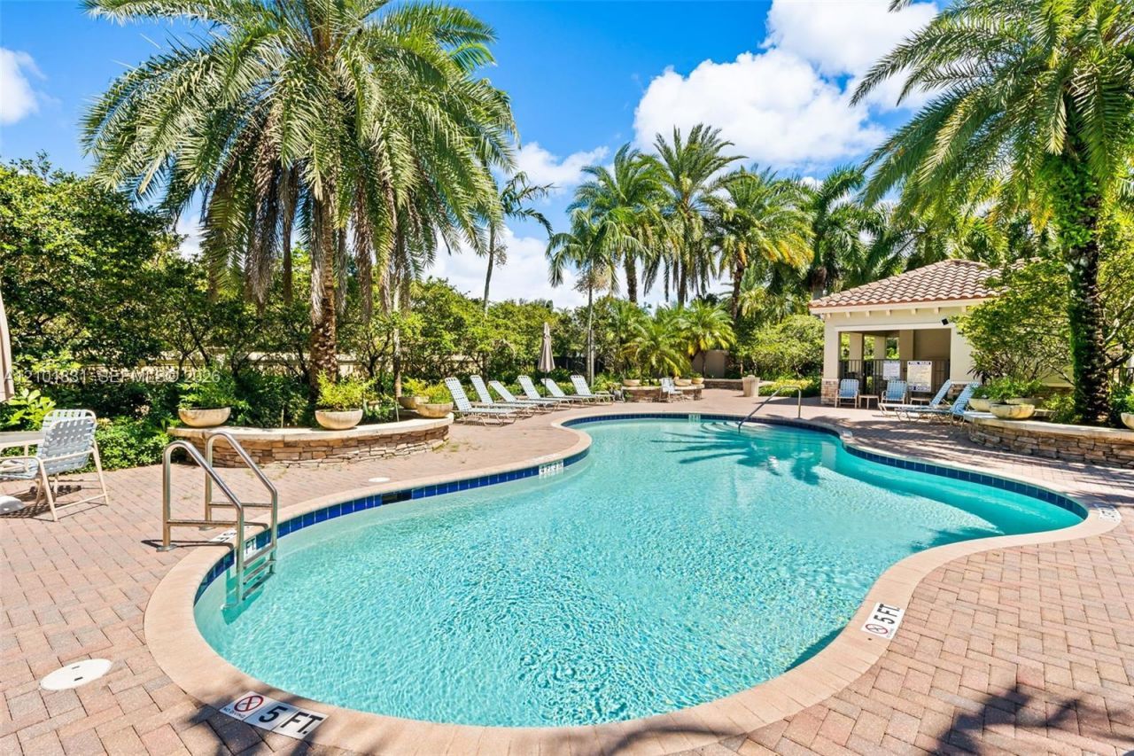 124 W Riverwalk Cir W , Plantation, FL 33325 Photo