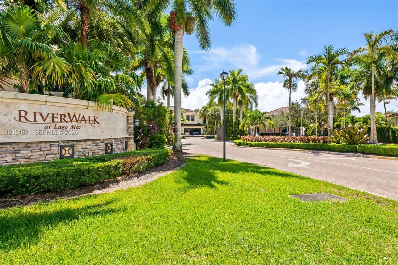 124 W Riverwalk Cir W , Plantation, FL 33325 Photo