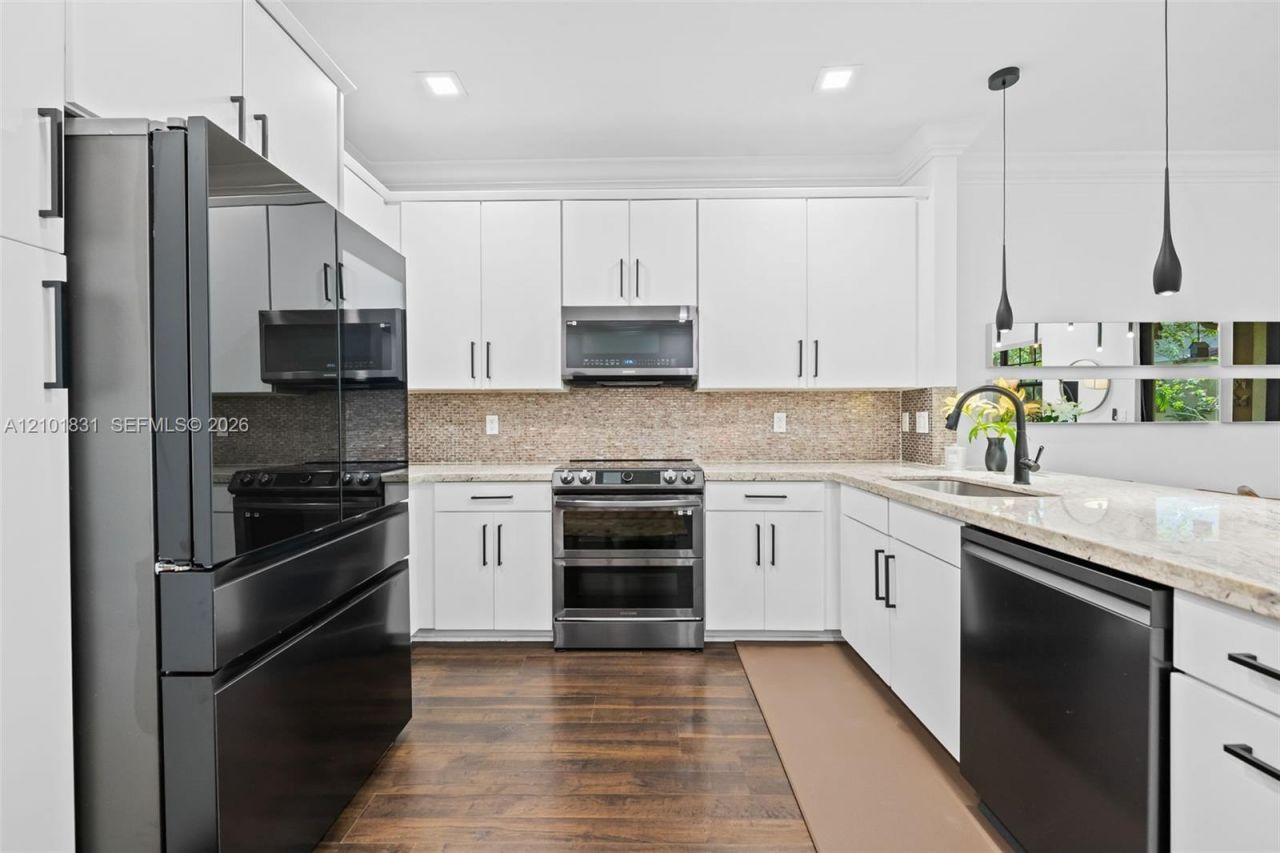 124 W Riverwalk Cir W , Plantation, FL 33325 Photo