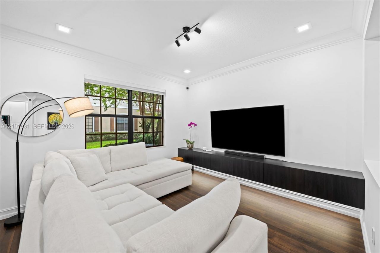 124 W Riverwalk Cir W , Plantation, FL 33325 Photo