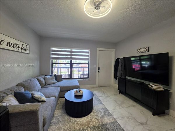 6605 W 26th Dr , Unit 22-18, Hialeah, FL 33016