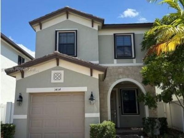 3434 W 108th St , Hialeah, FL 33018