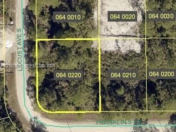 913 FRANKLIN ST E , Lehigh Acres, FL 33974