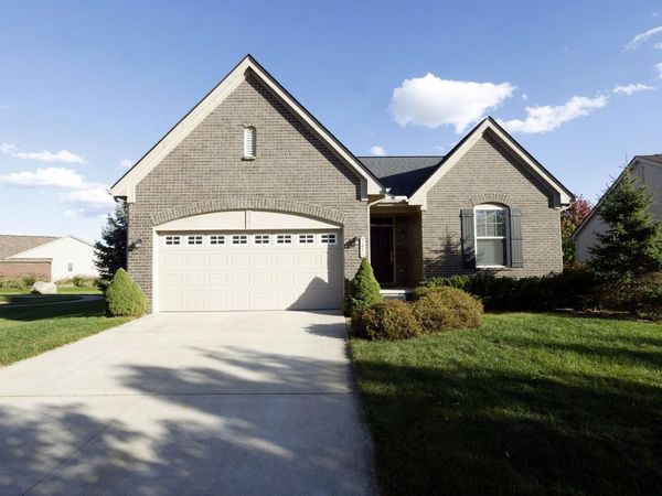 8212 Stamford Road, Ypsilanti, MI 48198