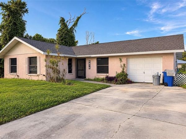 5476 Avenue D , BOKEELIA, FL 33922