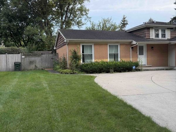 3927 Crestwood Drive , Northbrook, IL 60062