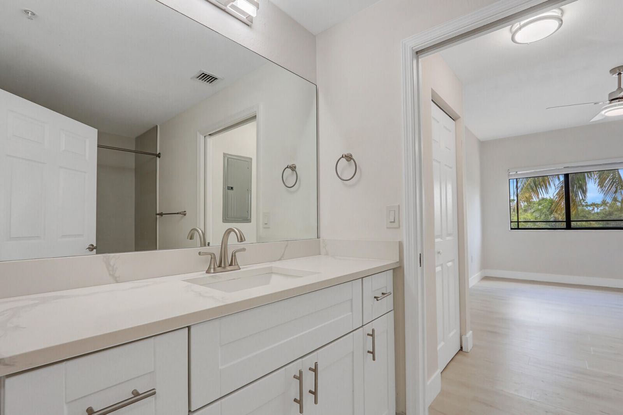 2916 Tuscany Court, Unit 302, Palm Beach Gardens, FL 33410 Photo