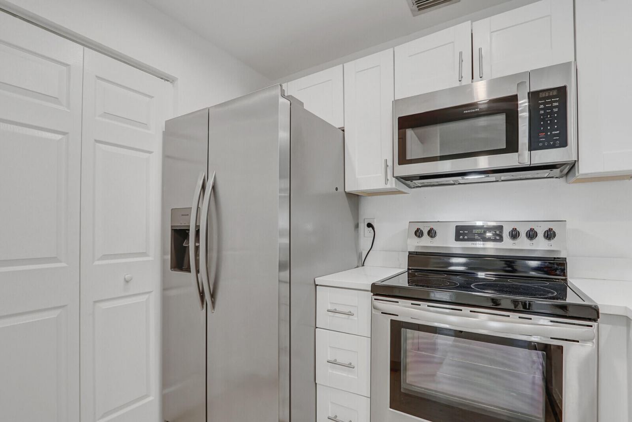 2916 Tuscany Court, Unit 302, Palm Beach Gardens, FL 33410 Photo