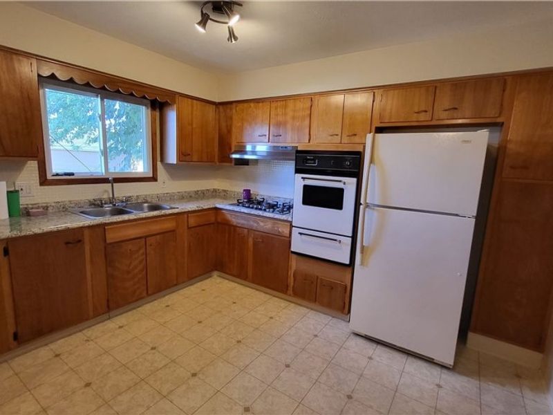 4699 Century Circle, Brooklyn, OH 44144 Photo 4