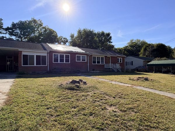 317 Woodlawn Dr , Kingston, TN 37763