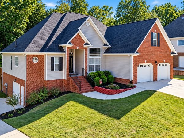 840 Brooke Stone Dr , Soddy Daisy, TN 37379