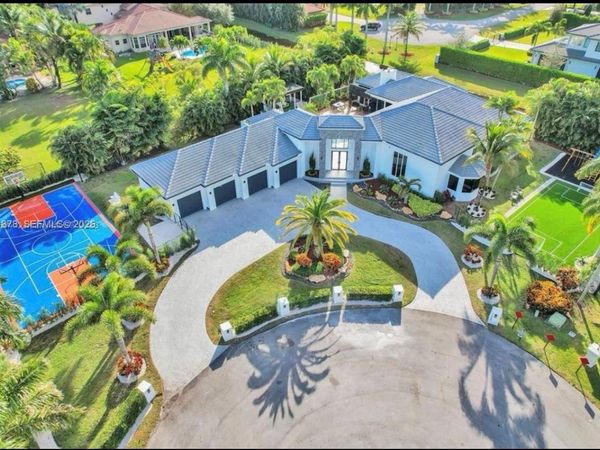 11400 NW 7th St , Plantation, FL 33325