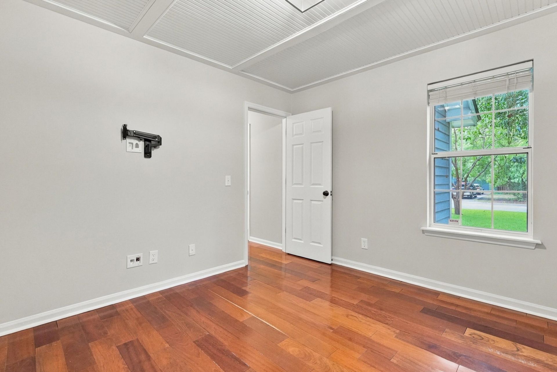 2344 S England Street Photo 18