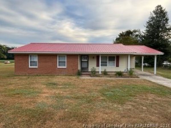 5913 McDonald Road , Parkton, NC 28371