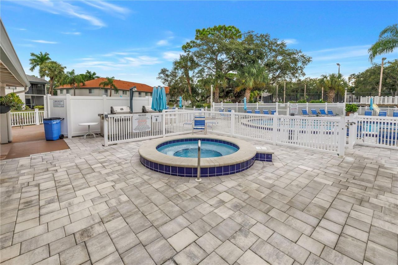 4610 47th Avenue W, Unit 201, Bradenton, FL 34210 Photo