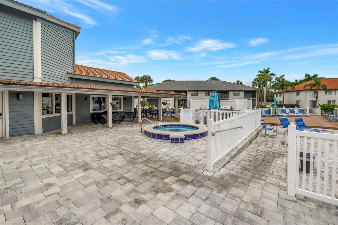 4610 47th Avenue W, Unit 201, Bradenton, FL 34210 Photo