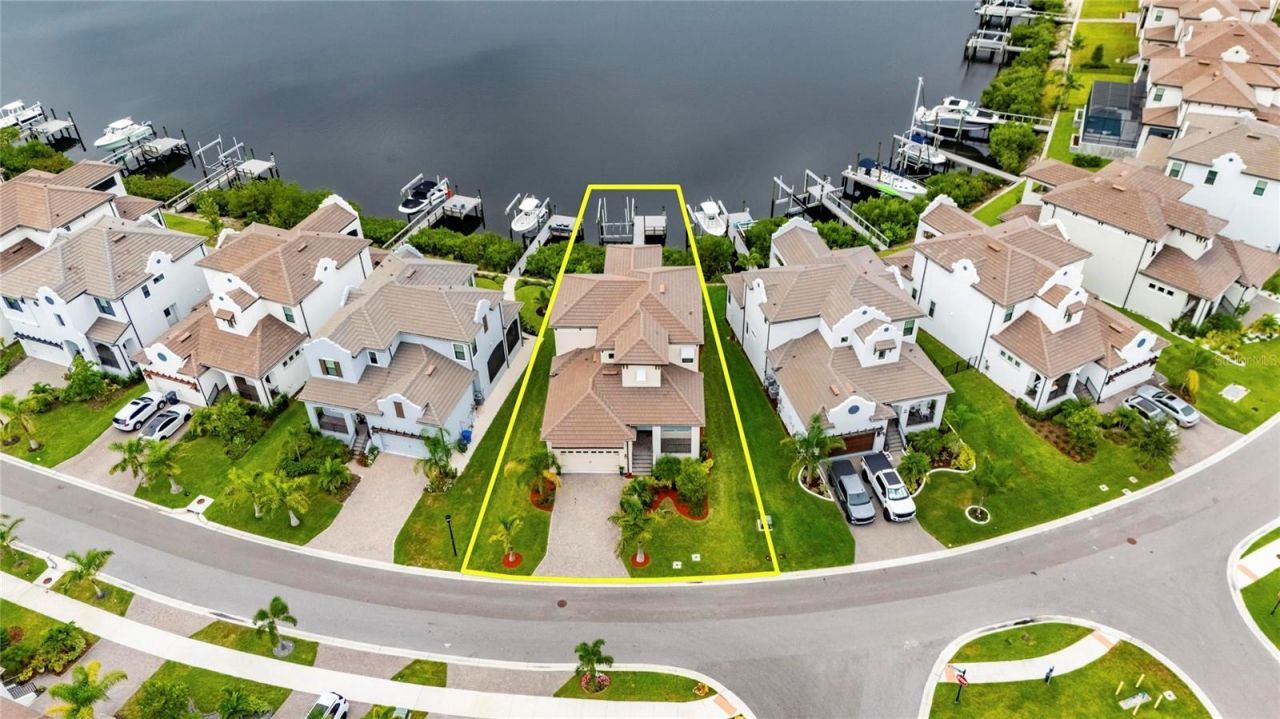 1074 Seagrape Drive, Ruskin, FL 33570 Photo