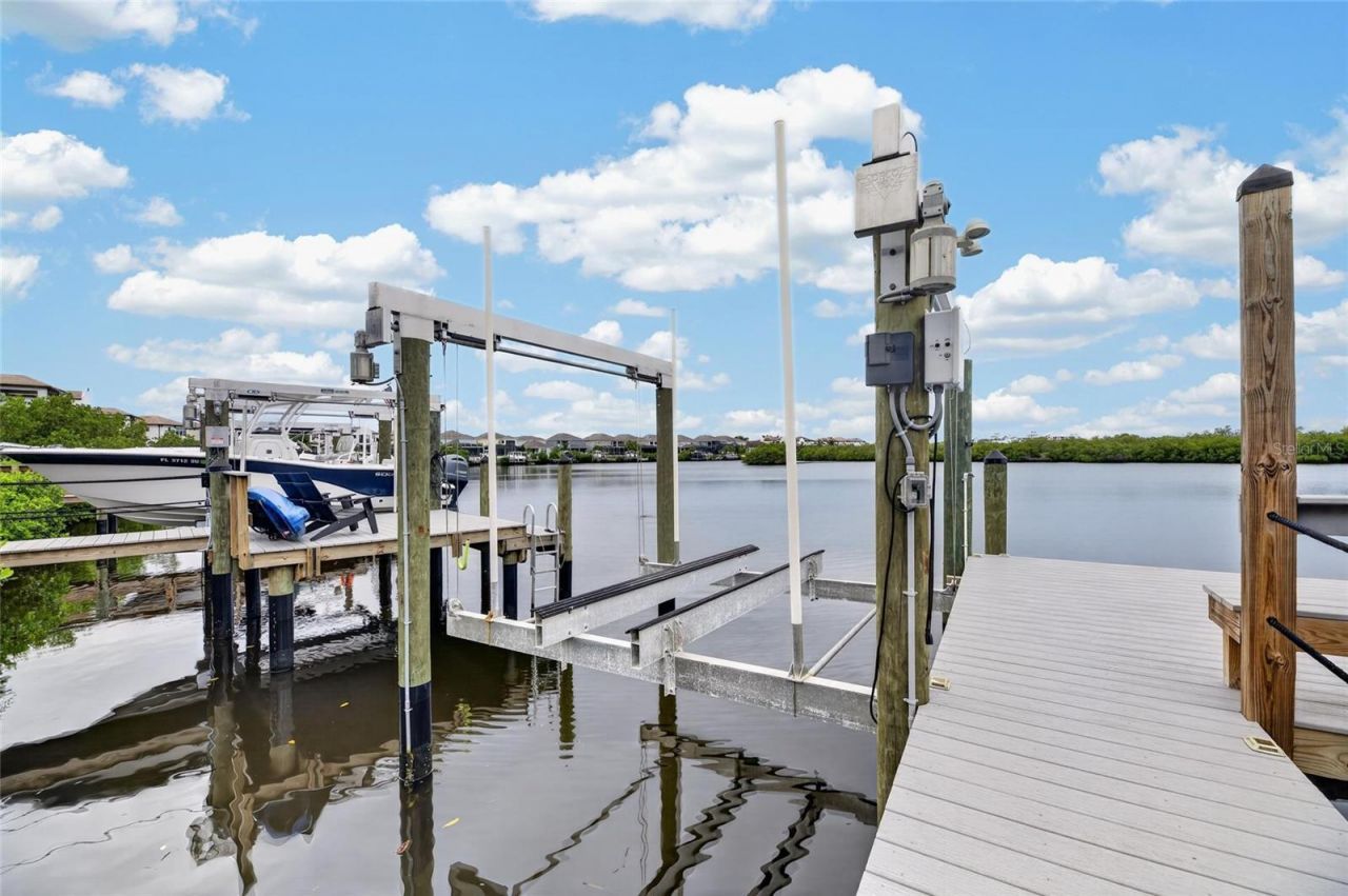 1074 Seagrape Drive, Ruskin, FL 33570 Photo