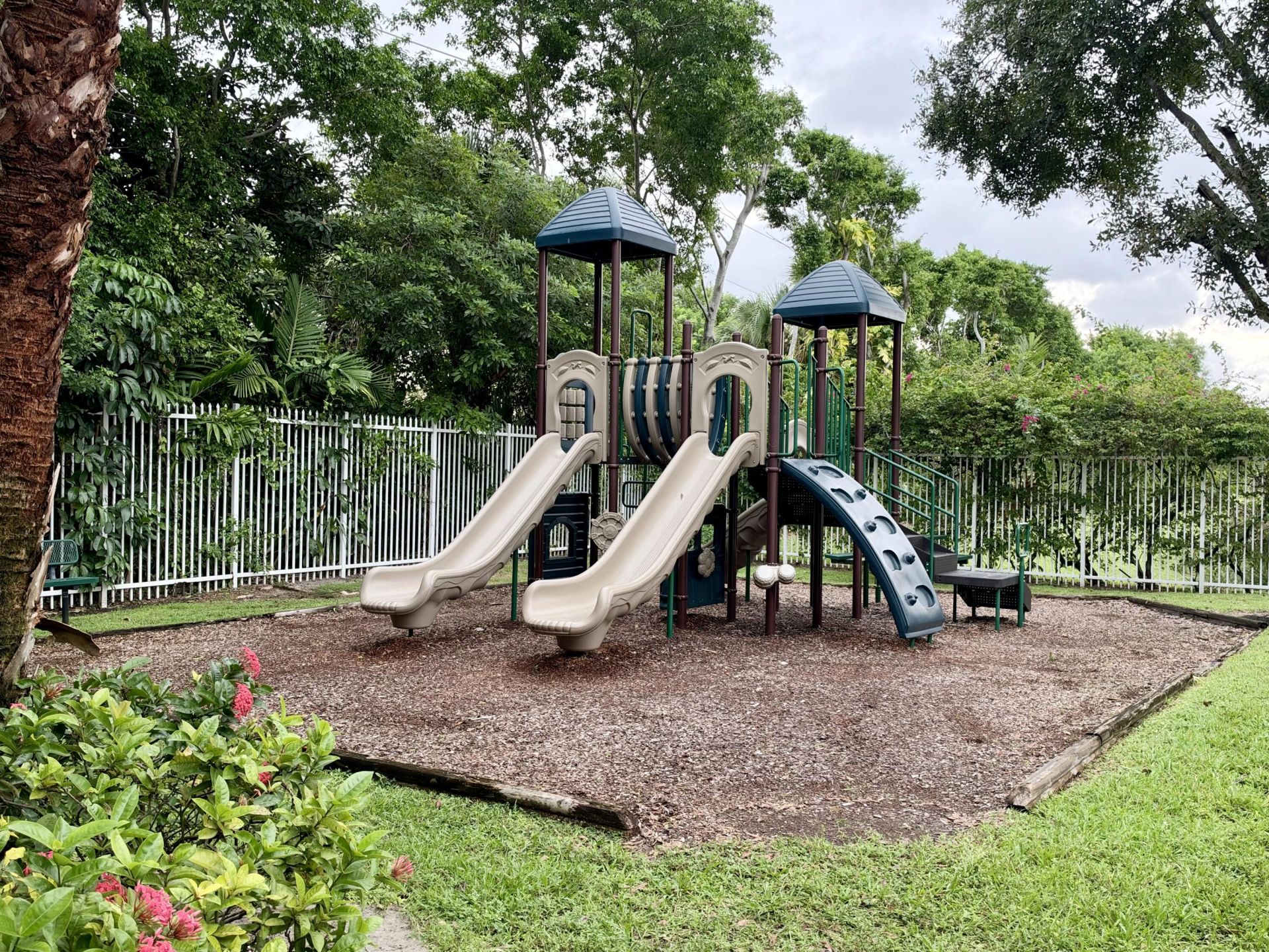 804 Summit Lake Drive, West Palm Beach, FL 33406 Photo