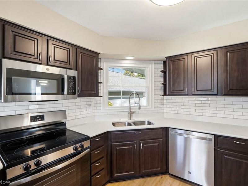 1270 Mallard Pond Circle, Broadview Heights, OH 44147 Photo 3