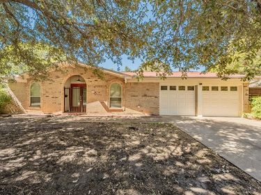 5216 Wentworth Street, Fort Worth, TX 76132