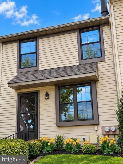 402 HOPKINS COURT, NORTH WALES, PA 19454