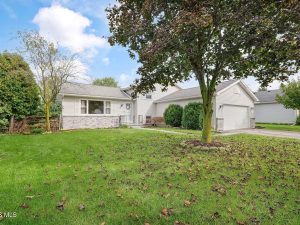 5576 Forest Green Drive, Toledo, OH 43615