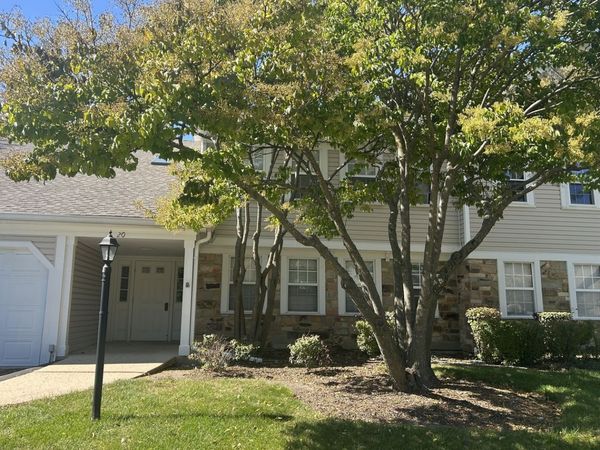 20 Ashburn Court , Unit W1, Schaumburg, IL 60193