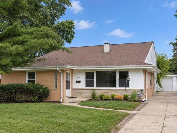 107 N Pierce Avenue , Wheaton, IL 60187