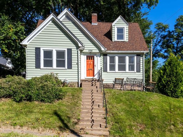 2316 East Street , Davenport, IA 52803
