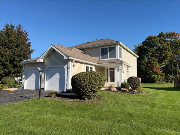 22 Courtshire Lane , Penfield, NY 14526