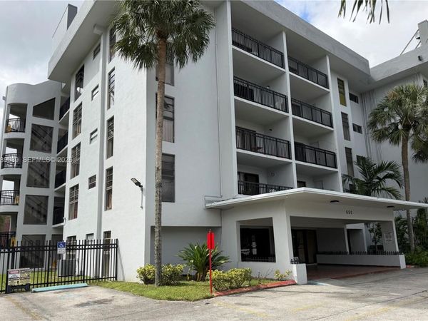 650 NE 149th St , Unit 406A, Miami, FL 33161