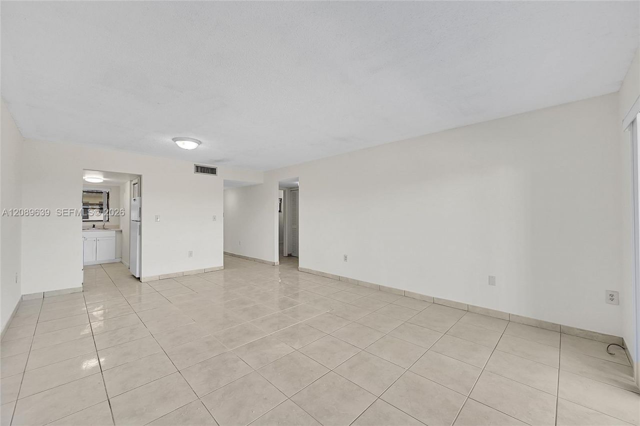 650 NE 149th St , Unit 406A, Miami, FL 33161 Photo