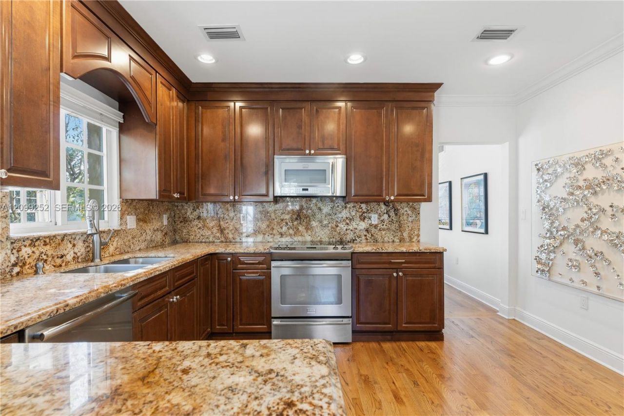 1461 Certosa Ave , Coral Gables, FL 33146 Photo